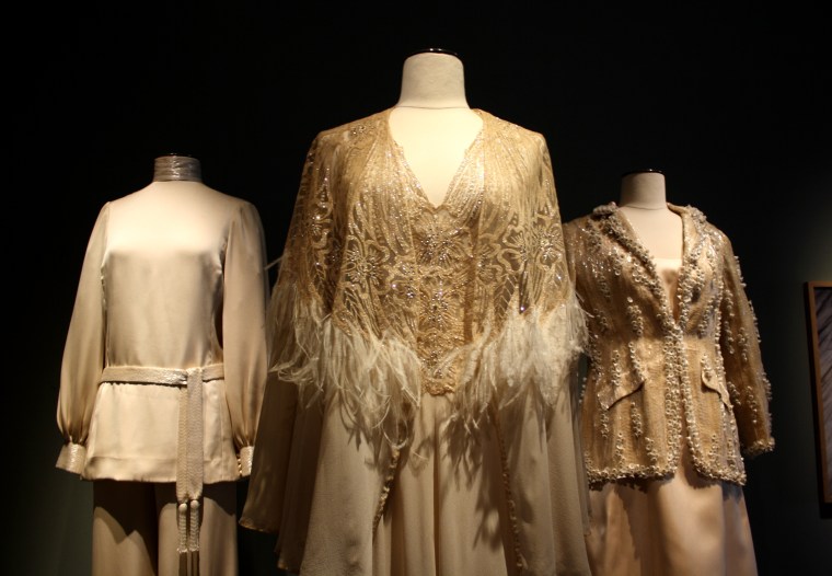 Détails vêtements Claudia Cardinale (3)