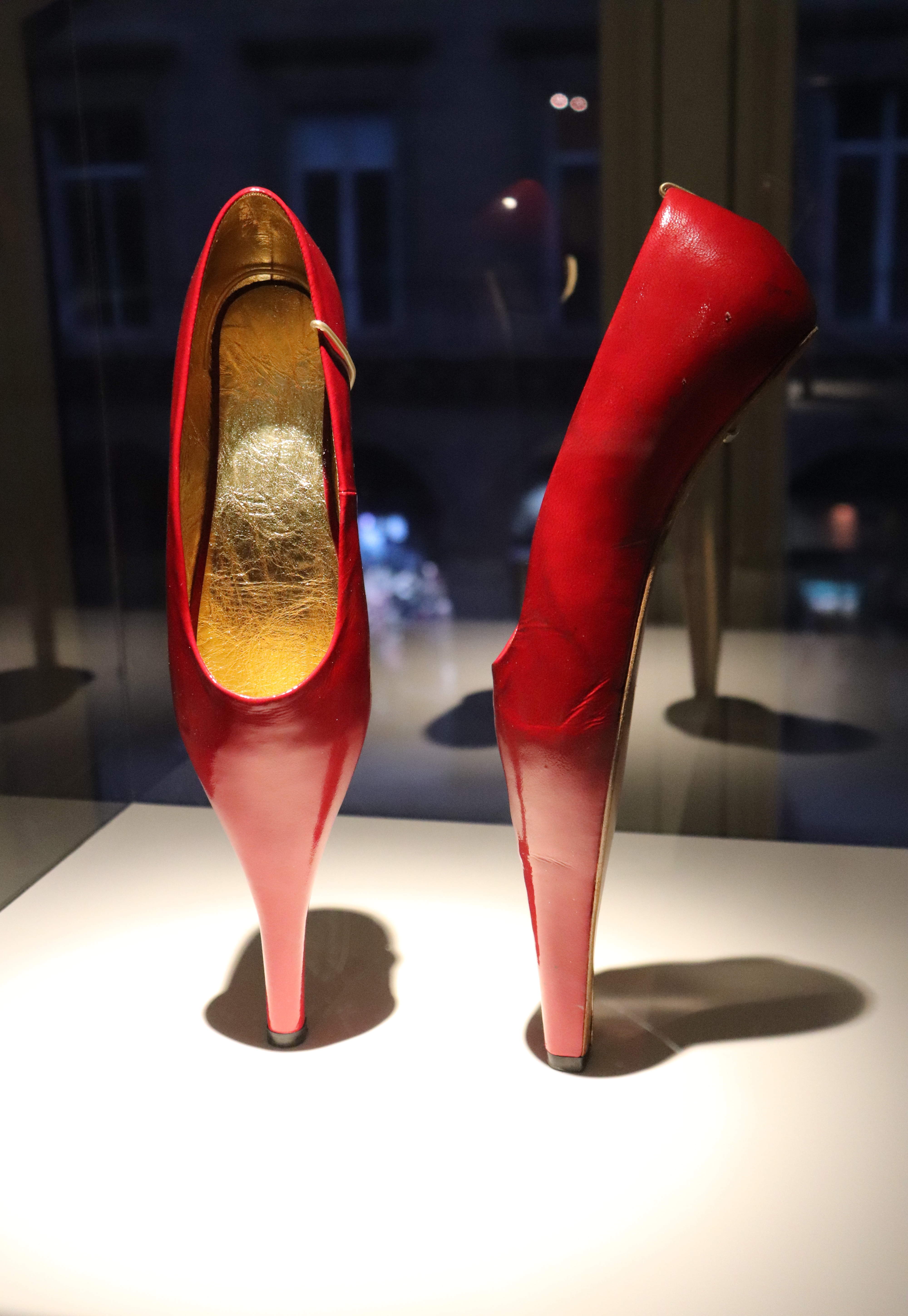 Marche et Démarche, une histoire de la chaussure au Musée des Arts Décoratifs