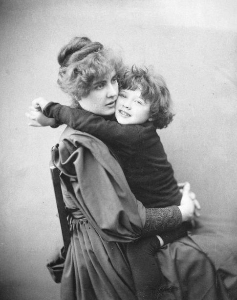 Constance Wilde, femme d'Oscar Wilde, et leur fils Cyril