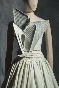Fashion Forwards, trois siècles de mode, au musée des arts décoratifs