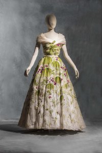 Fashion Forwards, trois siècles de mode, au musée des arts décoratifs