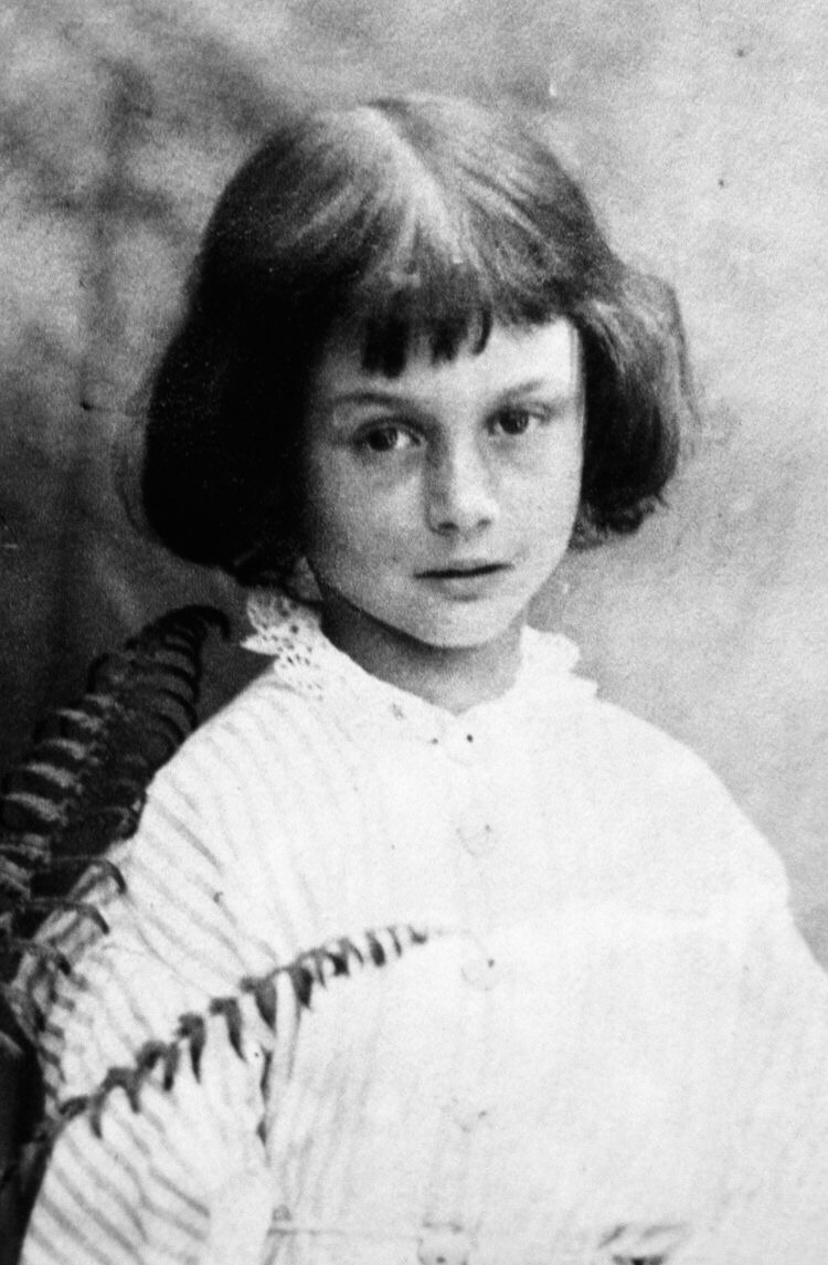 Alice Liddell qui inspirera Lewis Carroll pour Alice au pays des Merveilles.