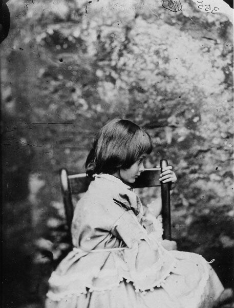 Alice Liddell qui inspirera Lewis Carroll pour Alice au pays des Merveilles.
